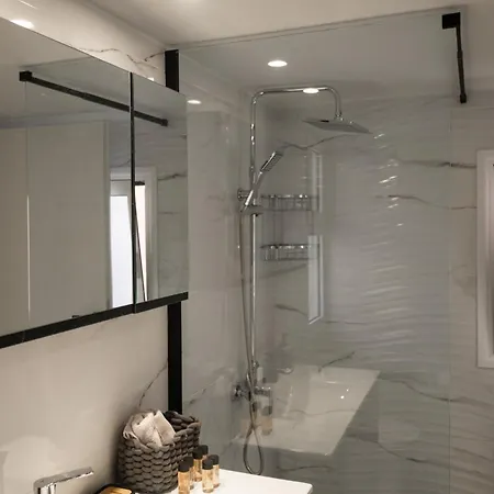 Apartman Apanemia Apartment