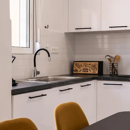 Apanemia Apartment *