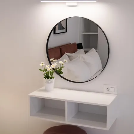 Apanemia Apartment Apartman *