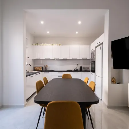 Apanemia Apartment Apartman *